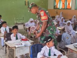 Babinsa Koramil Jaya Pantau Penyaluran Makanan Bergizi di MIN 1 Jaya