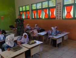 Babinsa Koramil Jaya Pantau Distribusi MBG di MIN 1 Jaya