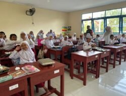 Babinsa Alalak Turun Langsung Kawal Gizi Anak: Bukti Nyata Pengabdian Tanpa Batas