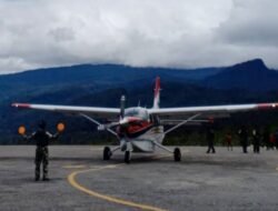 Satgas Korpasgat Pastikan Penerbangan dan Logistik Lancar di Bandara Tigiles, Sinak
