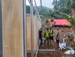 Jajaran Korem 012/TU melalui Babinsa Pantau Progres Pembangunan Huntara Pascabencana