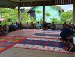 Babinsa Posramil Pasie Raya Hadiri Sertijab Keuchik Desa Buket Keumuning