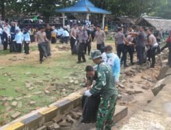 Wujudkan Lingkungan ASRI, Dandim 1203/Ketapang Pimpin Aksi Bersih-Bersih di Pantai Pecal