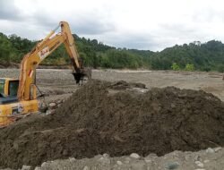 Jajaran Korem 012/TU Bersama Kodim 0105/Abar Normalisasi Alur Sungai Pascabanjir