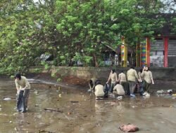 Aksi Bersih Pantai, Denkesyah Meulaboh Ajak Masyarakat Peduli Lingkungan