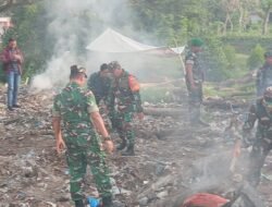 TNI–Polri Bersama Masyarakat Gelar Karya Bakti Bersihkan Pelabuhan Balohan