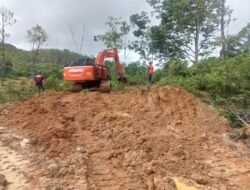 Gotong Royong TMMD Percepat Pembangunan Desa