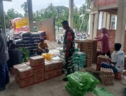 Babinsa Jaga Kondusifitas Pasar Murah Jelang Puasa