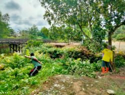 Koramil Belawang Gelar Karbak Menjelang Ramadhan: Bersih Pasar, Selokan, dan Hijaukan Lingkungan