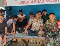 Babinsa Anjir Pasar Pererat Kebersamaan Lewat Komsos Bersama Warga Barito Kuala