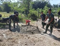 TNI dan Warga Pasi Aceh Satukan Tekad Bangun Talud Jalan