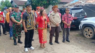 Lestarikan Tradisi, Pj. Danramil 1203-04/Simpang Hulu Hadiri Gawai Dayak Bejujokng Ke-XV
