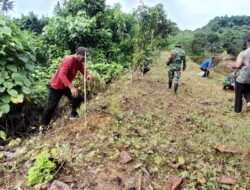Danramil Sangkulirang Pimpin Penanaman Pohon di Desa Banua Baru Ulu