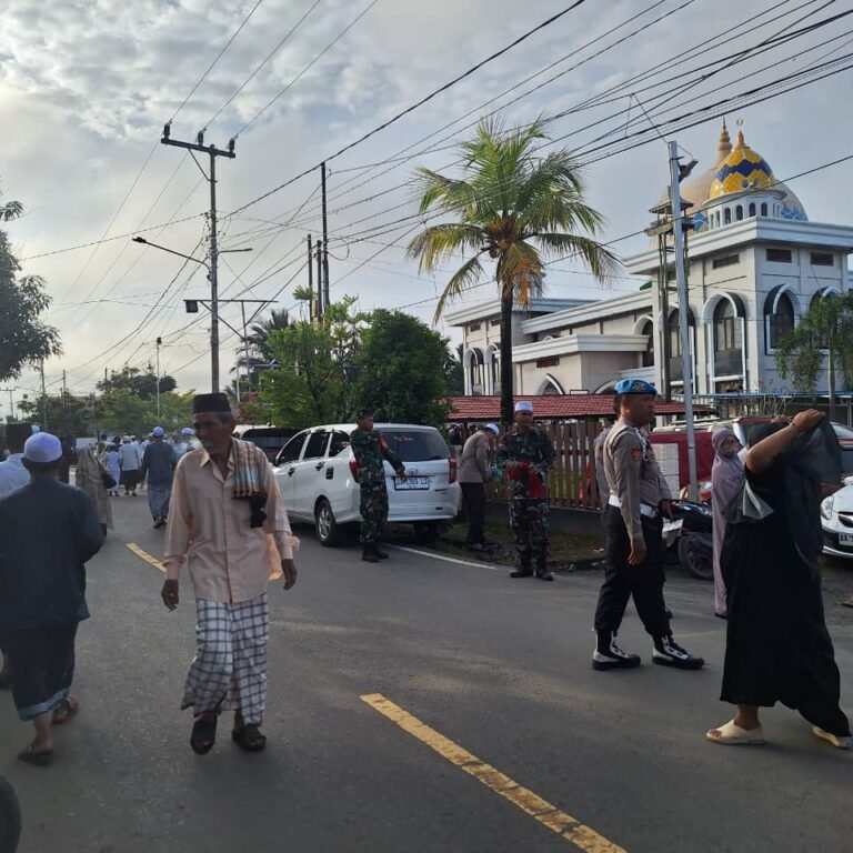 Pengamanan Sholat Idul Fitri di Tapin: TNI Pastikan Keamanan dan Kelancaran Ibaratnya