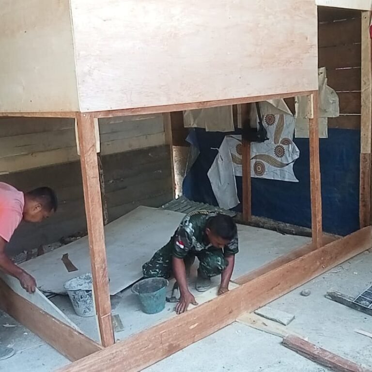 Satgas TMMD dan Warga Bersatu Bangun RTLH