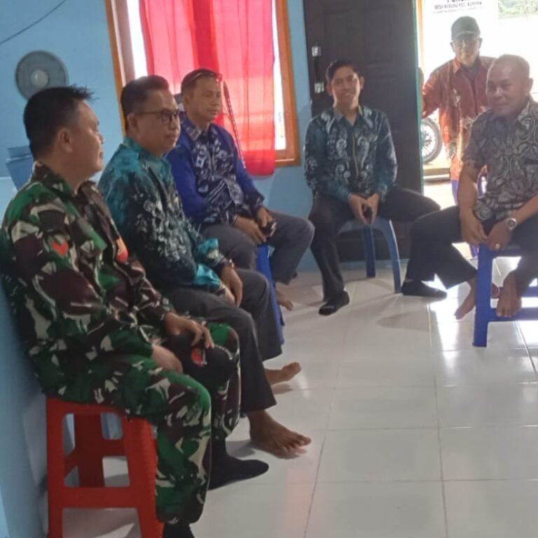 Babinsa Koramil 1005-02/Kuripan Gelar Komsos di Desa Kabuau