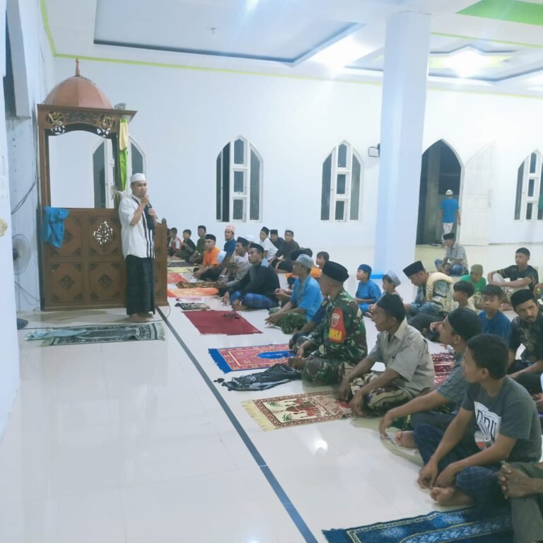 Babinsa Desa Bajo Hadiri Safari Ramadhan, Perkuat Sinergi dengan Masyarakat