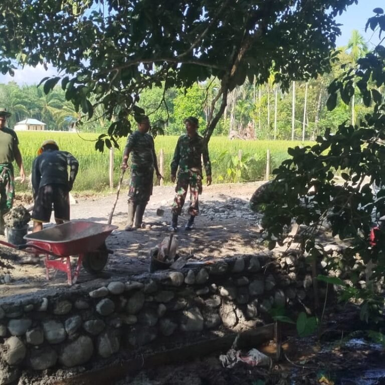 Satgas TMMD Bangun Talut Penahan Timbunan Jalan