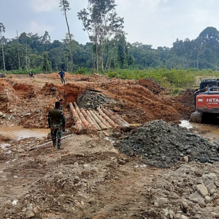 Libur dan Puasa Tak Surutkan Semangat Satgas TMMD Kodim Nagan Raya