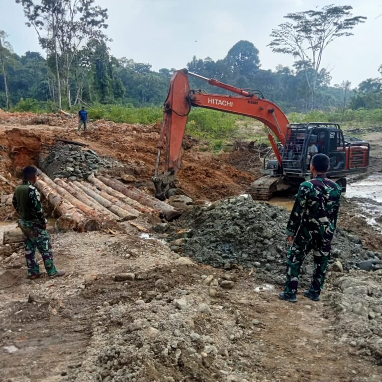 Satgas TMMD Bangun Drainase dan Jembatan Darurat