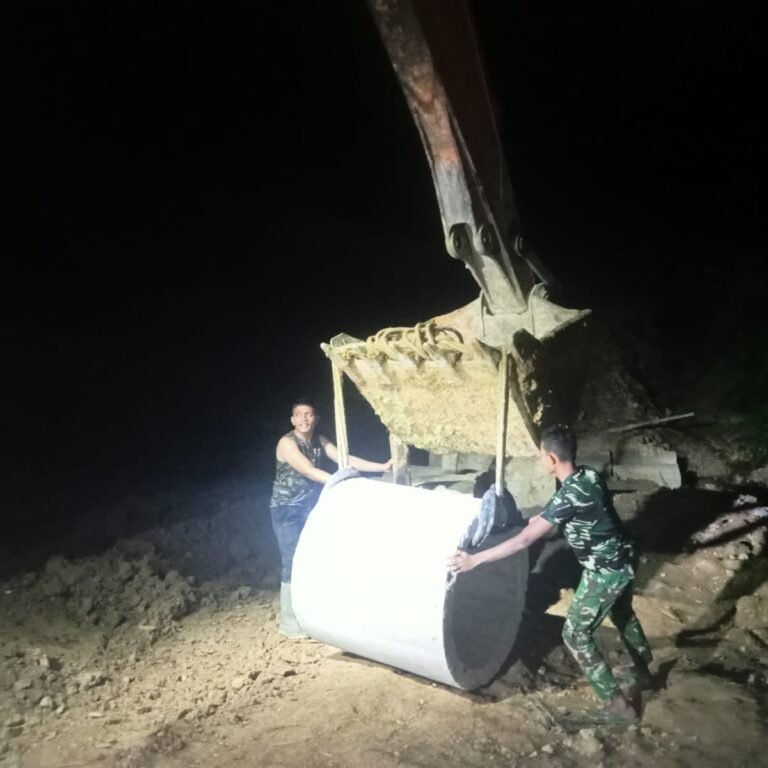 Distribusi Gorong-Gorong Jalur Jalan TMMD Dikebut Hingga Malam