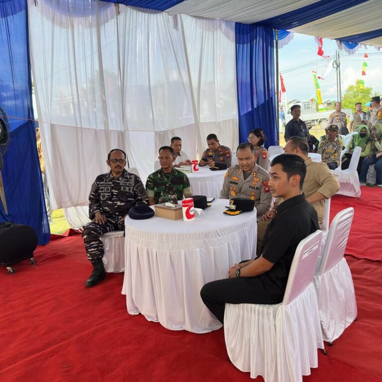 Perkuat Ketahanan Pangan, Danramil 1203-12/Delta Pawan Hadiri Penanaman Jagung Serentak di Desa Payak