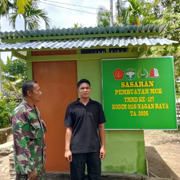 Kebersamaan TNI dan Warga Menguatkan Pembangunan Desa