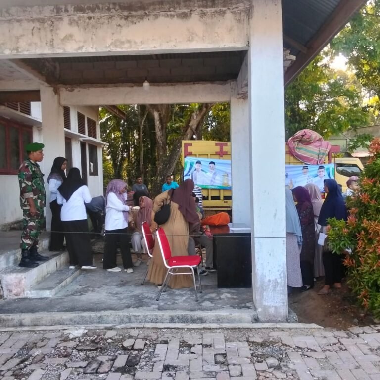 Babinsa Koramil 05/Panga Pantau Gerakan Pangan Murah di Kecamatan Panga