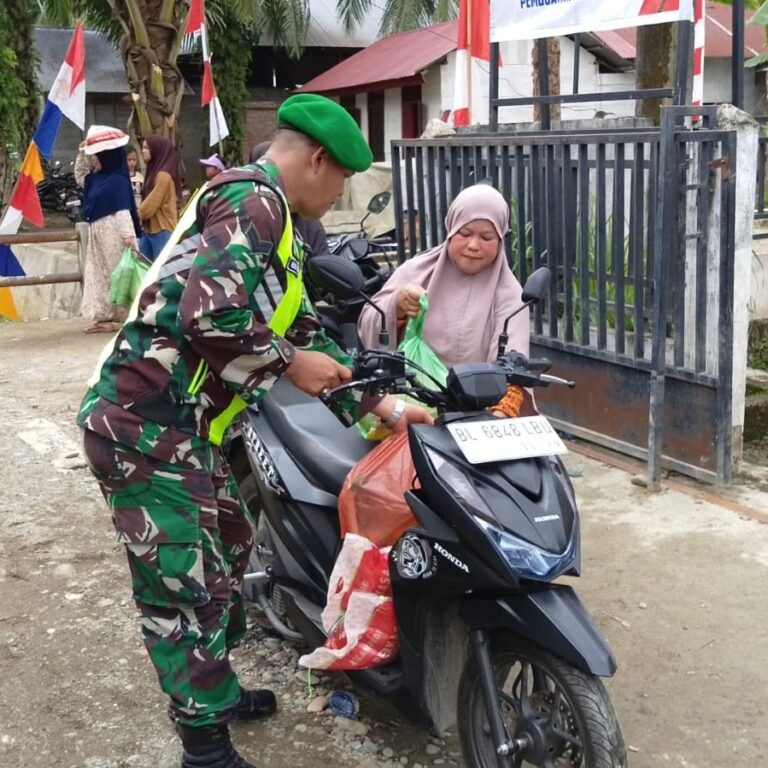 Pasar Murah dan Pengobatan Gratis Warnai Penutupan TMMD di Woyla
