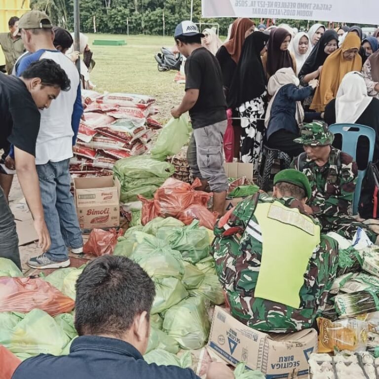 Kebersamaan TNI dan Warga Berakhir Haru di Lueng Jawa