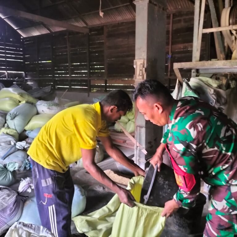 Babinsa Jalin Komsos dengan Pelaku Usaha Penggilingan Padi