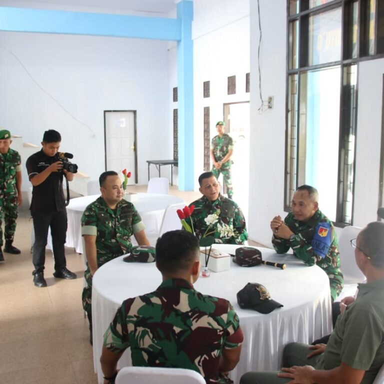 Dandim 1316/Boalemo dan Bupati Boalemo Berdampingan Sambut Rombongan Pangdam XIII/Merdeka.