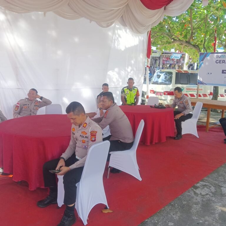 Sinergi TNI-Polri Jaga Keamanan Lebaran di Pospam Gardu Lantas