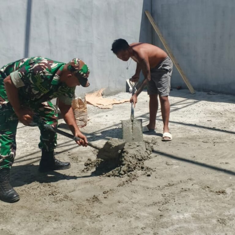 Babinsa Koramil 03/Setia Bakti Pantau Proyek KDKMP dan Ingatkan Keselamatan Kerja