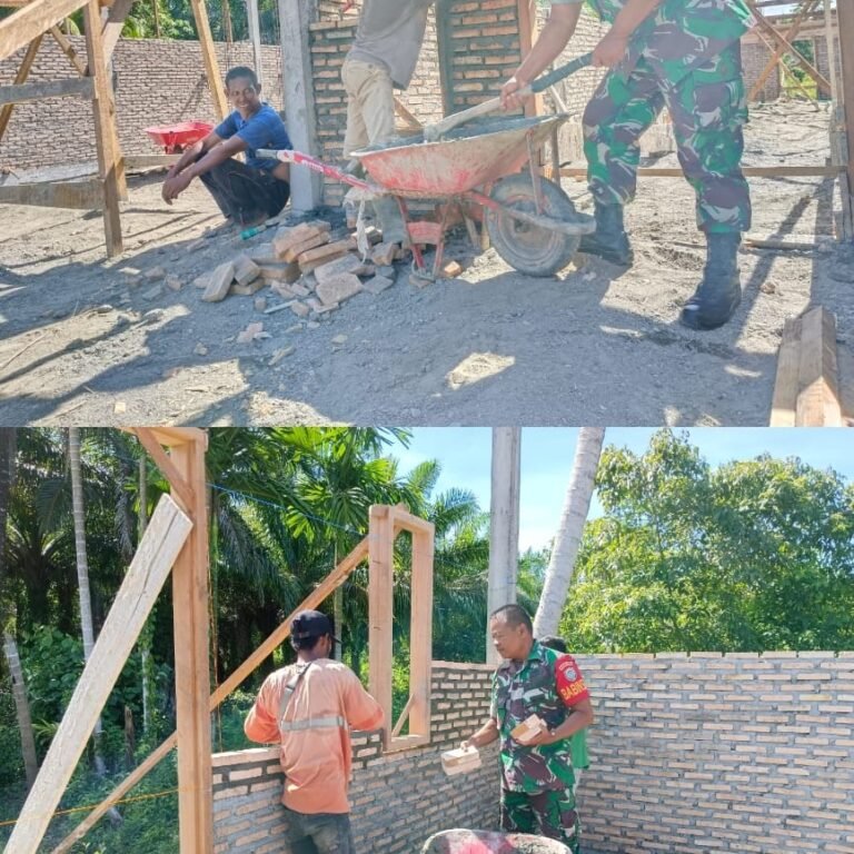 Jumat Berkah, Babinsa Koramil 04/Mrb Turun Tangan Bantu Warga Bangun Rumah