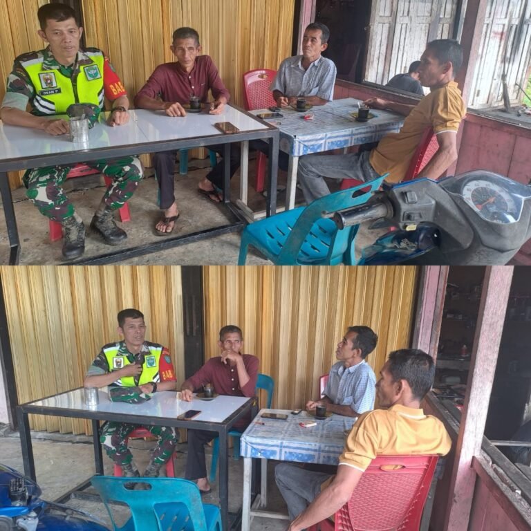 Manfaatkan Momen Lebaran, Babinsa Laksanakan Komsos di Wilayah Binaan