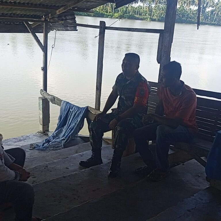 Koramil Teunom dan Posramil Pasie Raya Patroli Bantaran Sungai Krueng Teunom Antisipasi Banjir