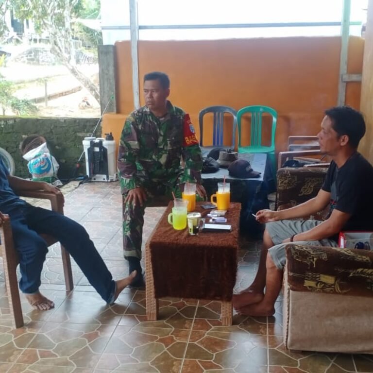 Babinsa Manis Mata Aktif Komsos, Pererat Silaturahmi Bersama Warga Desa Batu Sedau