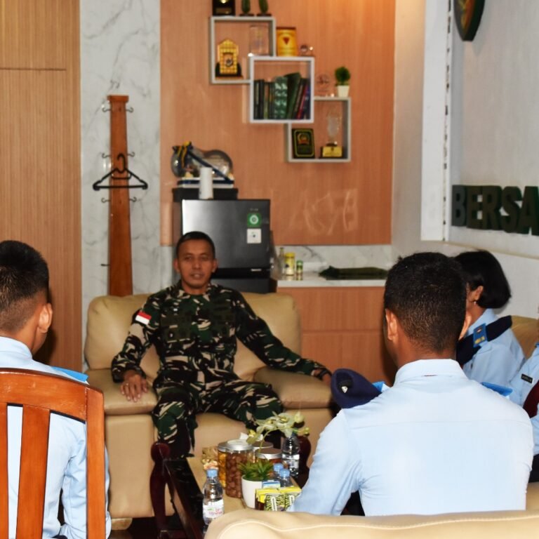 Kunjungan SMA Taruna Nusantara Warnai Kebersamaan di Kodim 1707/Merauke