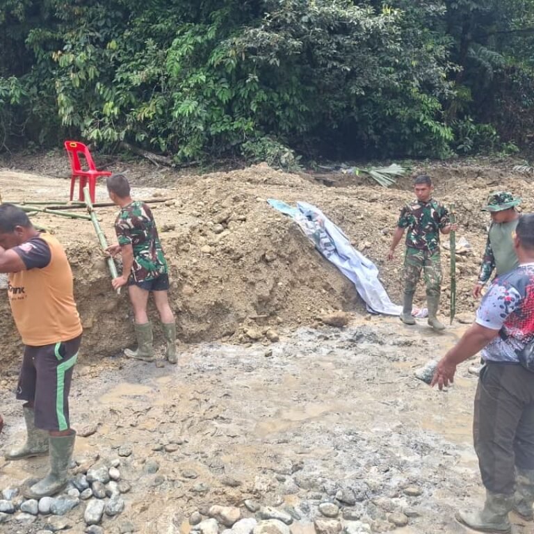 Pembangunan Jembatan Armco Jambak–Sikundo Masuk Tahap Perakitan Pipa Baja