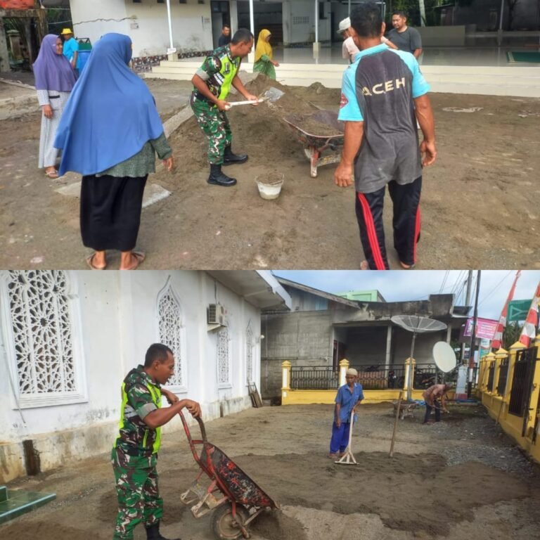 Bersama Warga, Babinsa Koramil 08/AronganBersihkan dan Ratakan Halaman Masjid