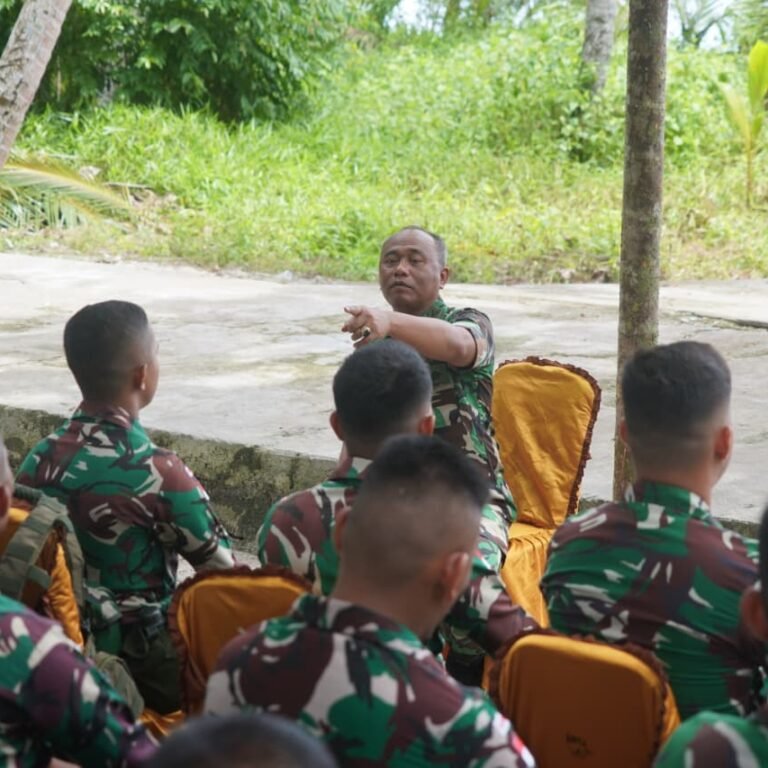 Usai Ziarah Pahlawan, Danrem 012/TU Tekankan Semangat Juang kepada Satgas Pamputer Yonif 117