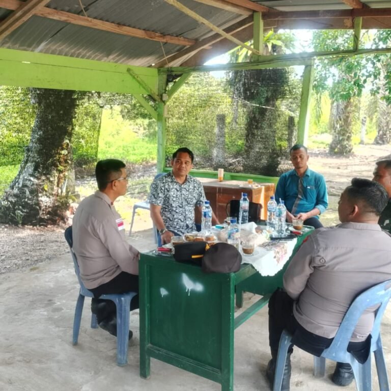 Danramil 05/Panga Terima Silaturahmi Kapolsek Panga yang Baru