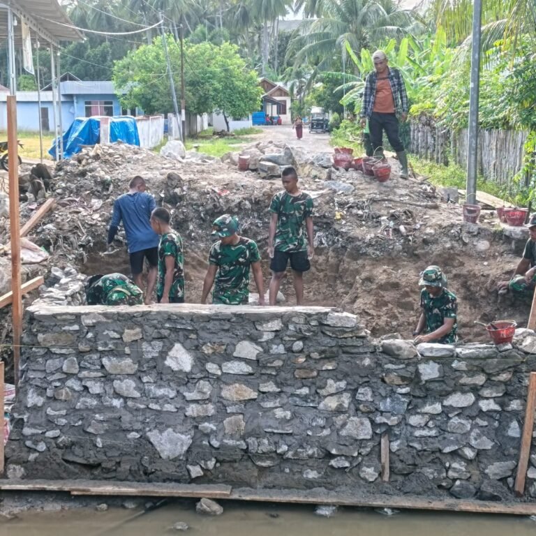 Keringat untuk Rakyat: Potret Semangat TNI Bangun Jembatan Perintis Garuda di Boalemo