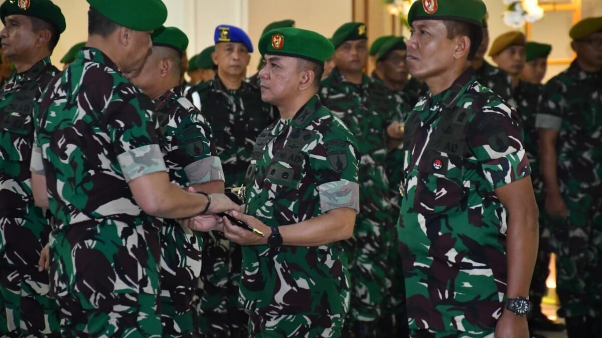 Pangdam Brawijaya Pimpin Pergantian Komando Korem 083/Baladhika Jaya yang Membawahi Malang hingga Banyuwangi