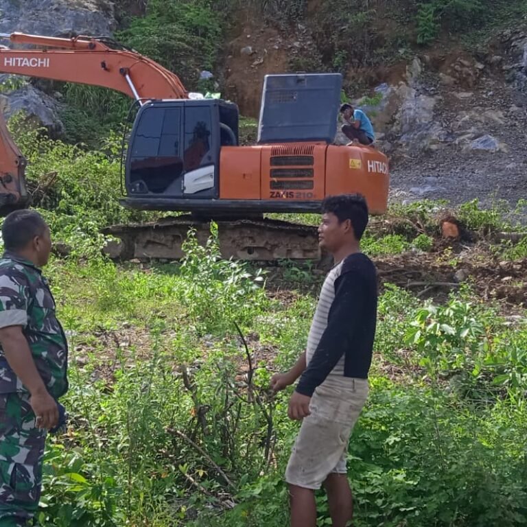 Babinsa Koramil 04/Krueng Sabee Laksanakan Patroli Karhutla dan Sosialisasi Larangan Membakar Lahan
