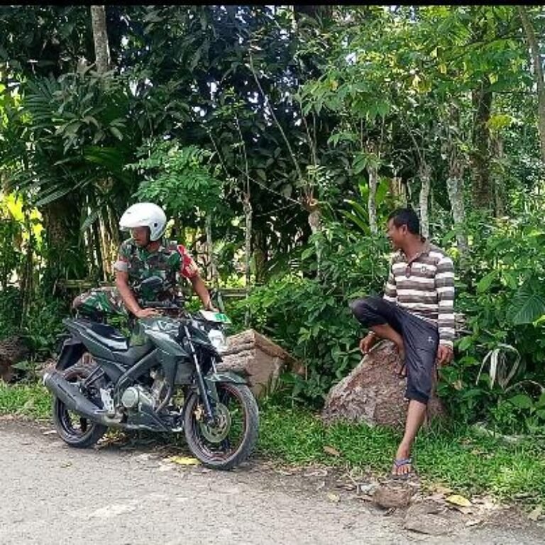 Babinsa Koramil Jaya Laksanakan Patroli Karhutla dan Edukasi Warga Cegah Pembakaran Lahan