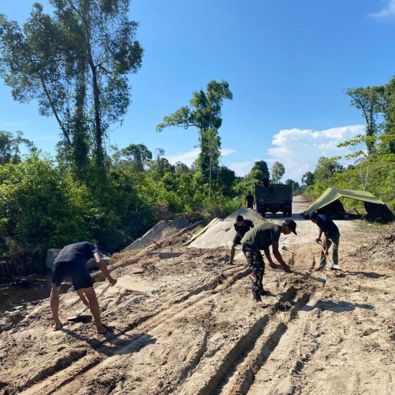 Akses Transportasi Trumon Didorong Melalui Pembangunan Jembatan oleh Kodim 0107/Aceh Selatan Jajaran Korem 012/TU