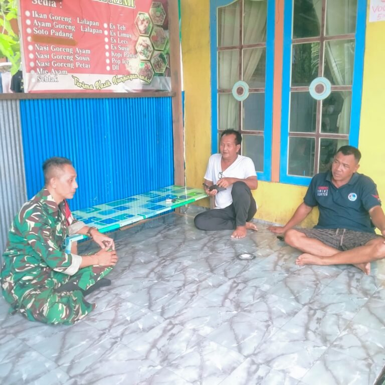 Babinsa Kendawangan Aktif Komsos, Situasi Wilayah Terpantau Aman dan Kondusif