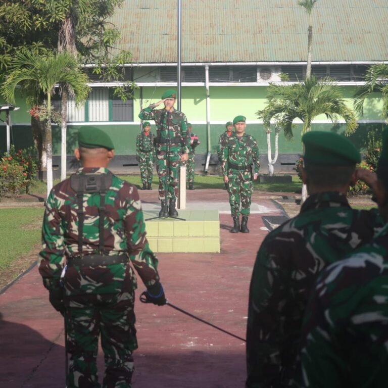 Upacara Bendera Seninan, Kodim 1203/Ketapang Tanamkan Disiplin Dan Semangat Pengabdian